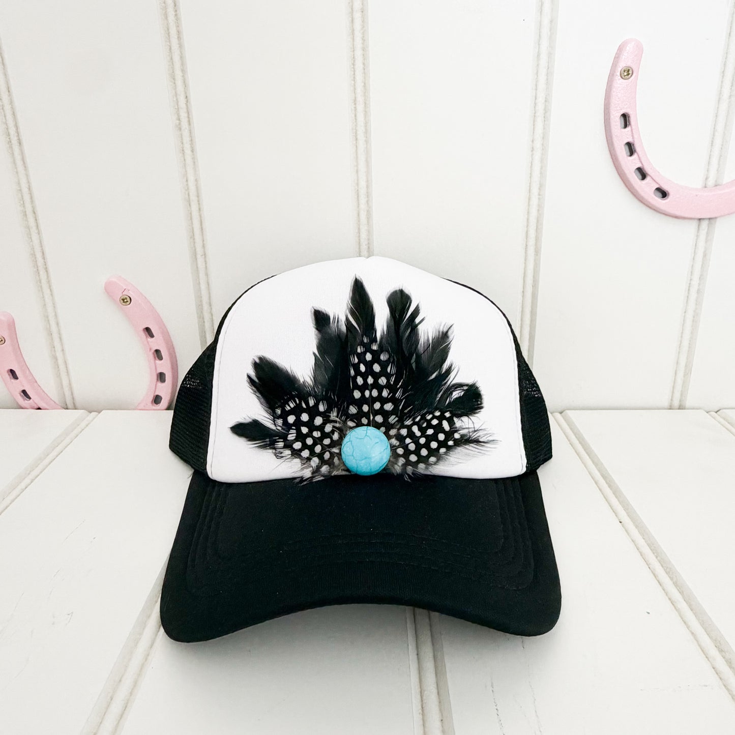 FEATHER HAT (outlaw)
