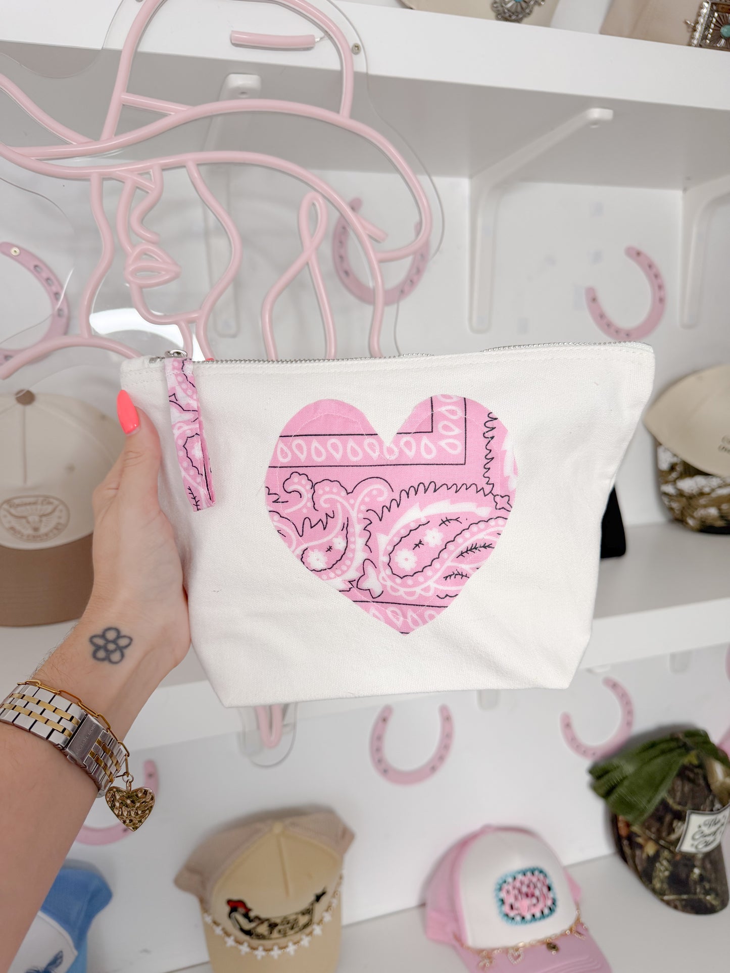 BANDANA HEART MAKEUP POUCH